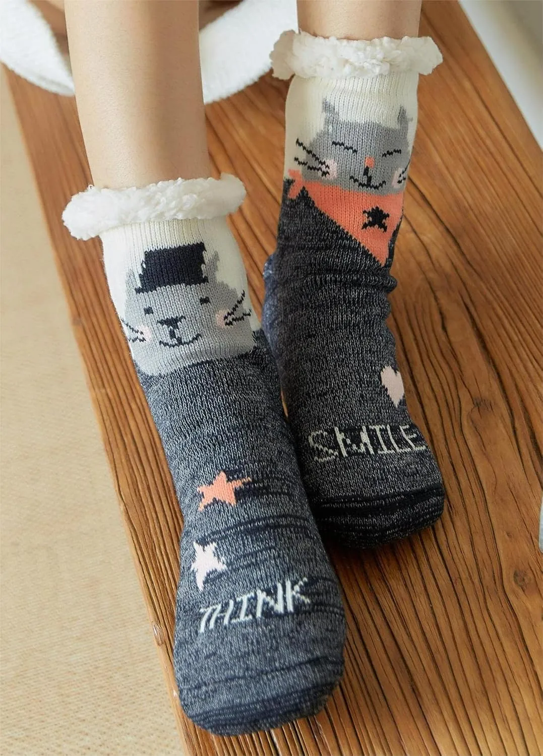 Fuzzy Slipper Socks for Kids Girls Women with Grippers Non Slip，Kids Warm Fuzzy Christmas Slipper Socks