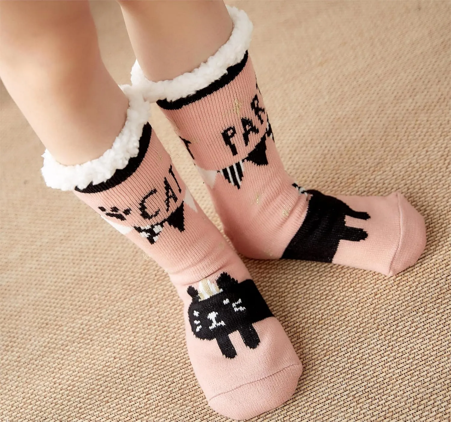 Fuzzy Slipper Socks for Kids Girls Women with Grippers Non Slip，Kids Warm Fuzzy Christmas Slipper Socks