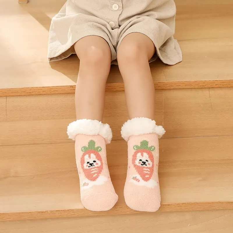 Fuzzy Slipper Socks for Kids Girls Women with Grippers Non Slip，Kids Warm Fuzzy Christmas Slipper Socks