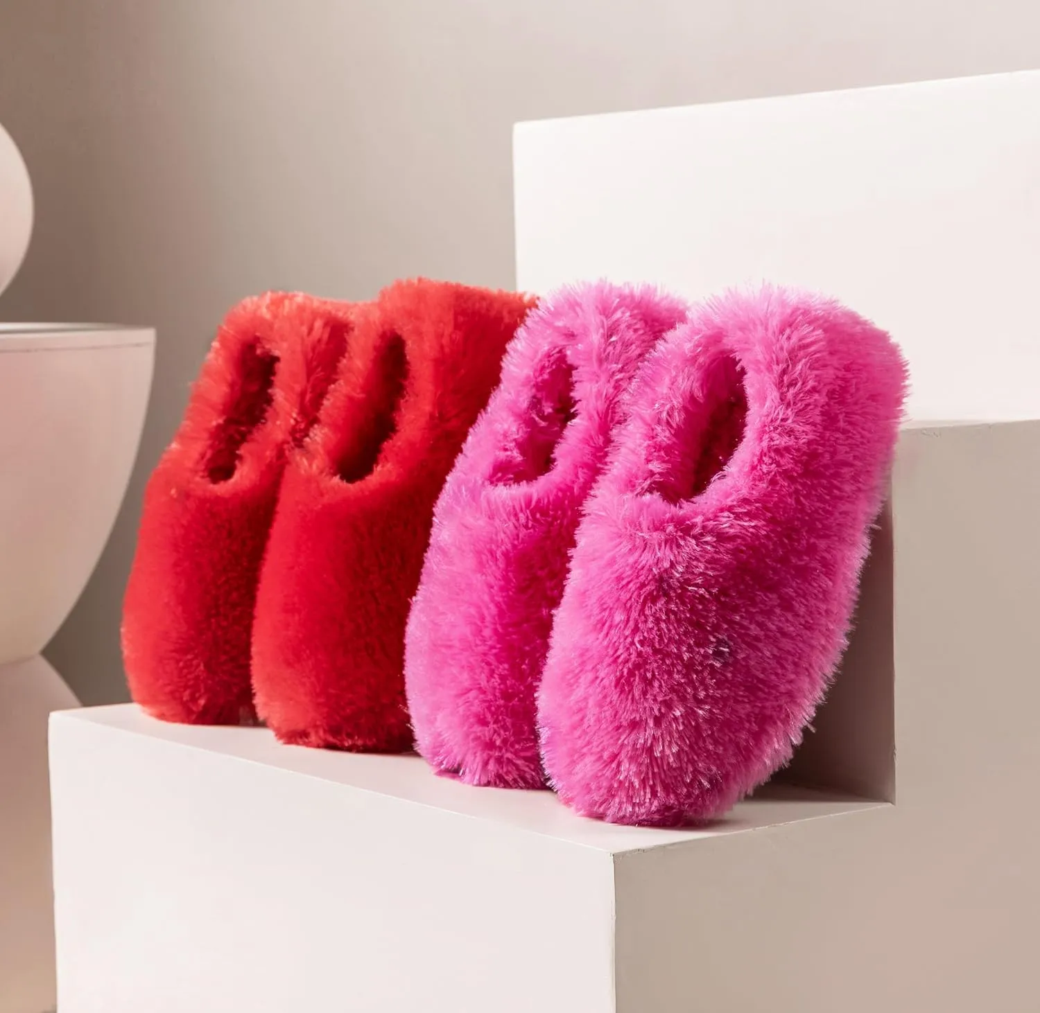 Onmygogo Fuzzy Winter Indoor Slippers for Women